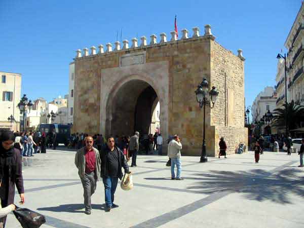 18 Tunis Porte de France